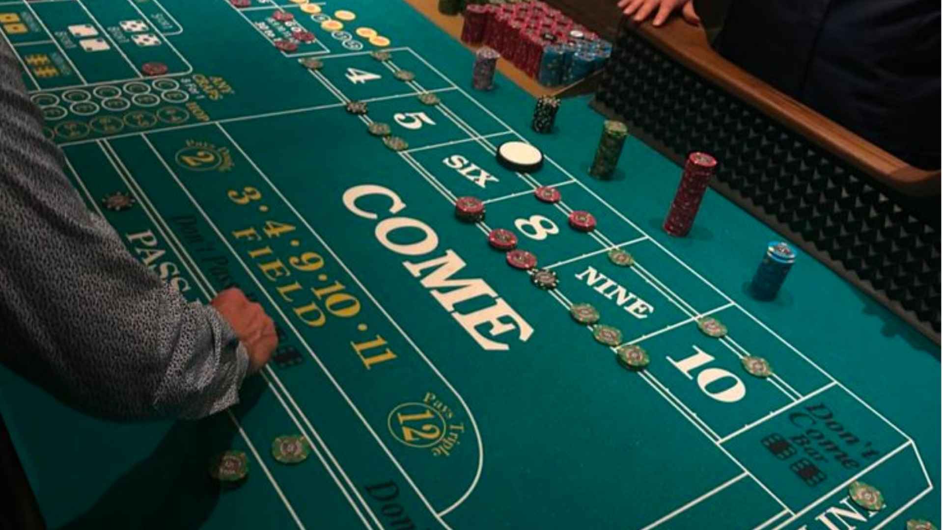 Exploring The Design Choices Behind Popular Poker Applications
